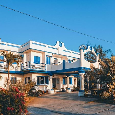 Club Monet Beachfront Resort By Cocotel Cabangan Esterno foto