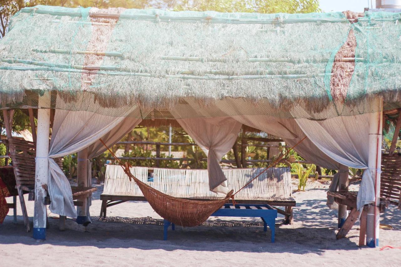 Club Monet Beachfront Resort By Cocotel Cabangan Esterno foto